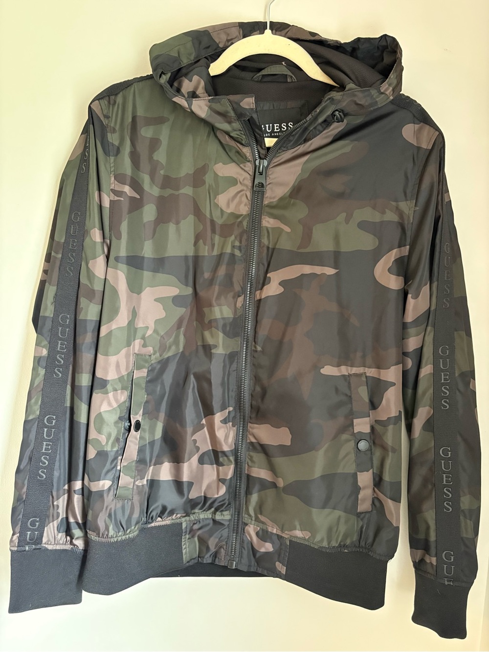 GUESS Men's Olive Green Camo Hooded Windbreaker Jacket
